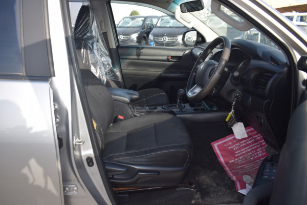 Toyota Hilux 2016  Grey Metallic RHD Diesel AT Pickup 4WD view 18