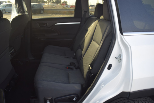 Toyota Kluger 2016  White RHD Petrol AT SUV 2WD view 17