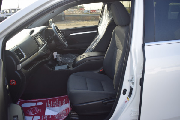 Toyota Kluger 2016  White RHD Petrol AT SUV 2WD view 20