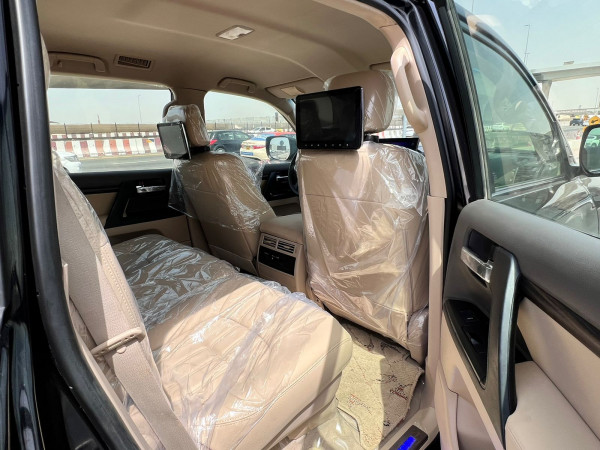 Toyota Land Cruiser 2015  Black LHD Diesel AT SUV 4WD view 3