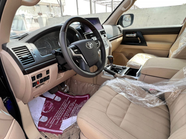 Toyota Land Cruiser 2015  Black LHD Diesel AT SUV 4WD view 5