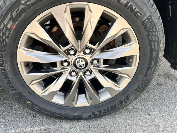 Toyota Land Cruiser 2015  Black LHD Diesel AT SUV 4WD view 9