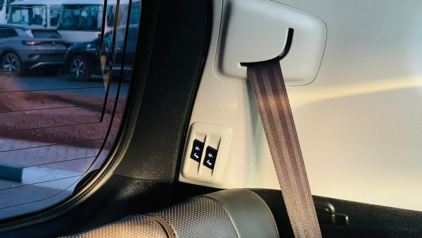 Toyota Prado 2021/ White RHD Diesel AT SUV 4WD view 24